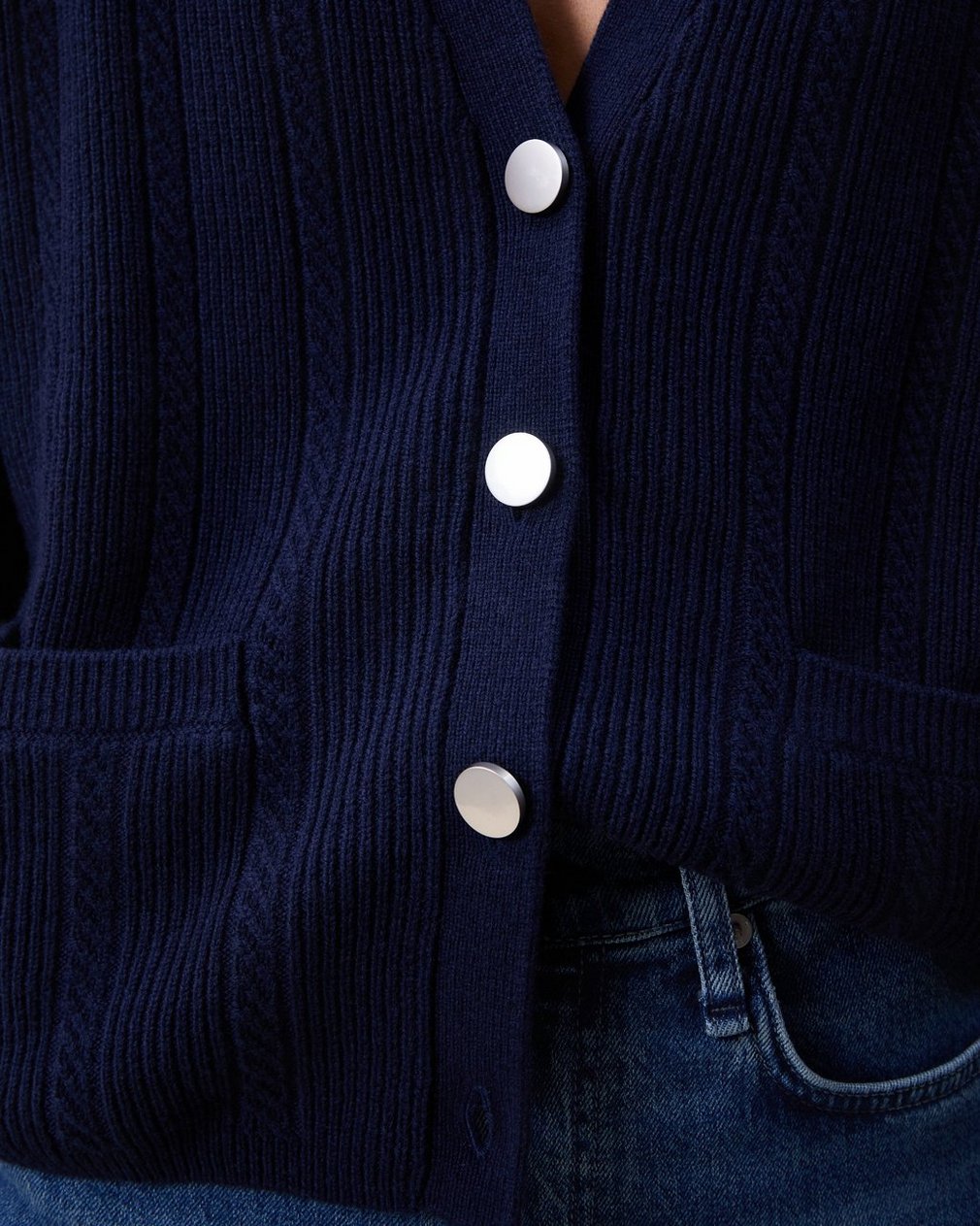 Cynthia Cardigan - Salute