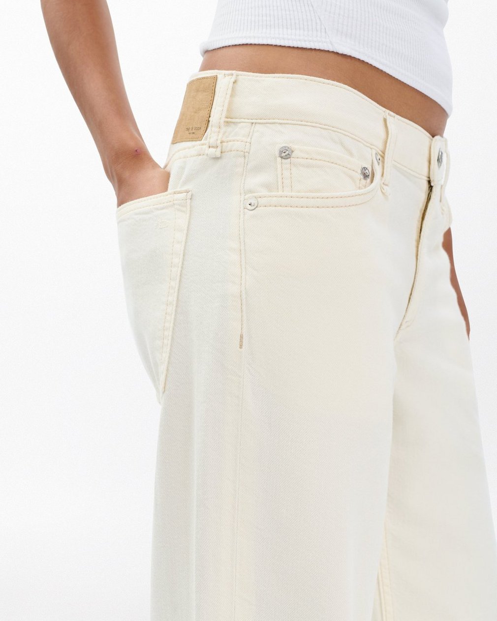Saige Relaxed Straight Jeans - Ecru