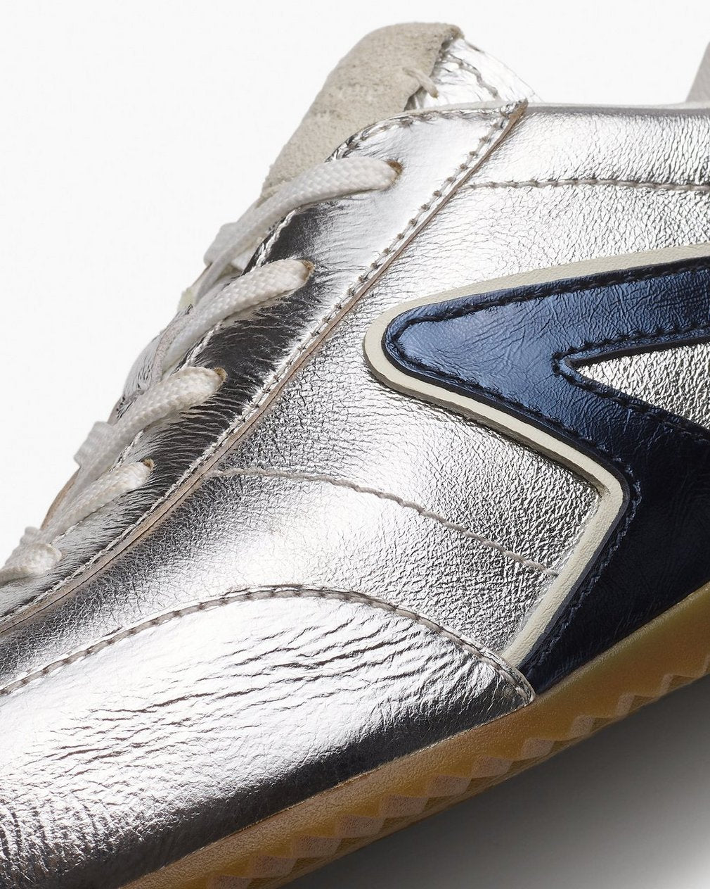 Ultra Slim Retro Runner Sneakers - Silver Navy