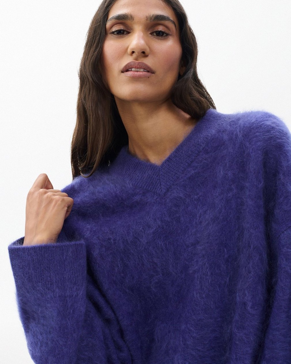 Jada Brushed Cashmere V-Neck Sweater - Dark Blue