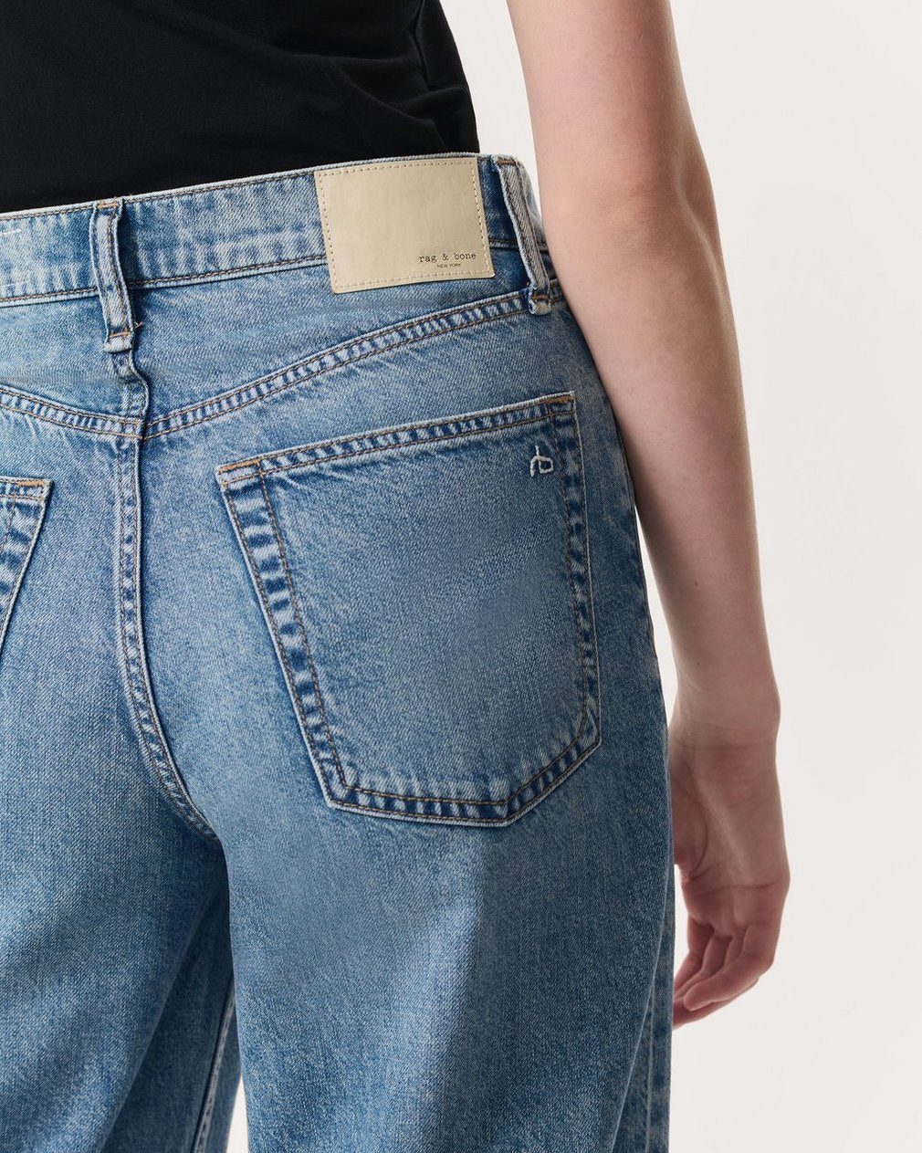 Featherweight Andi Ankle-Length Jeans - Beacon