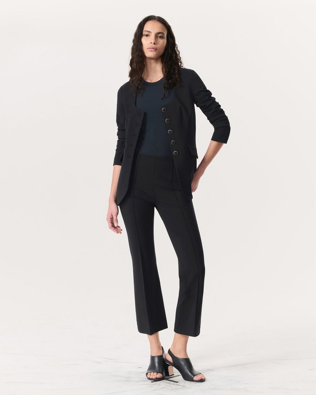 Roslyn Scoop-Neck Blazer - Black