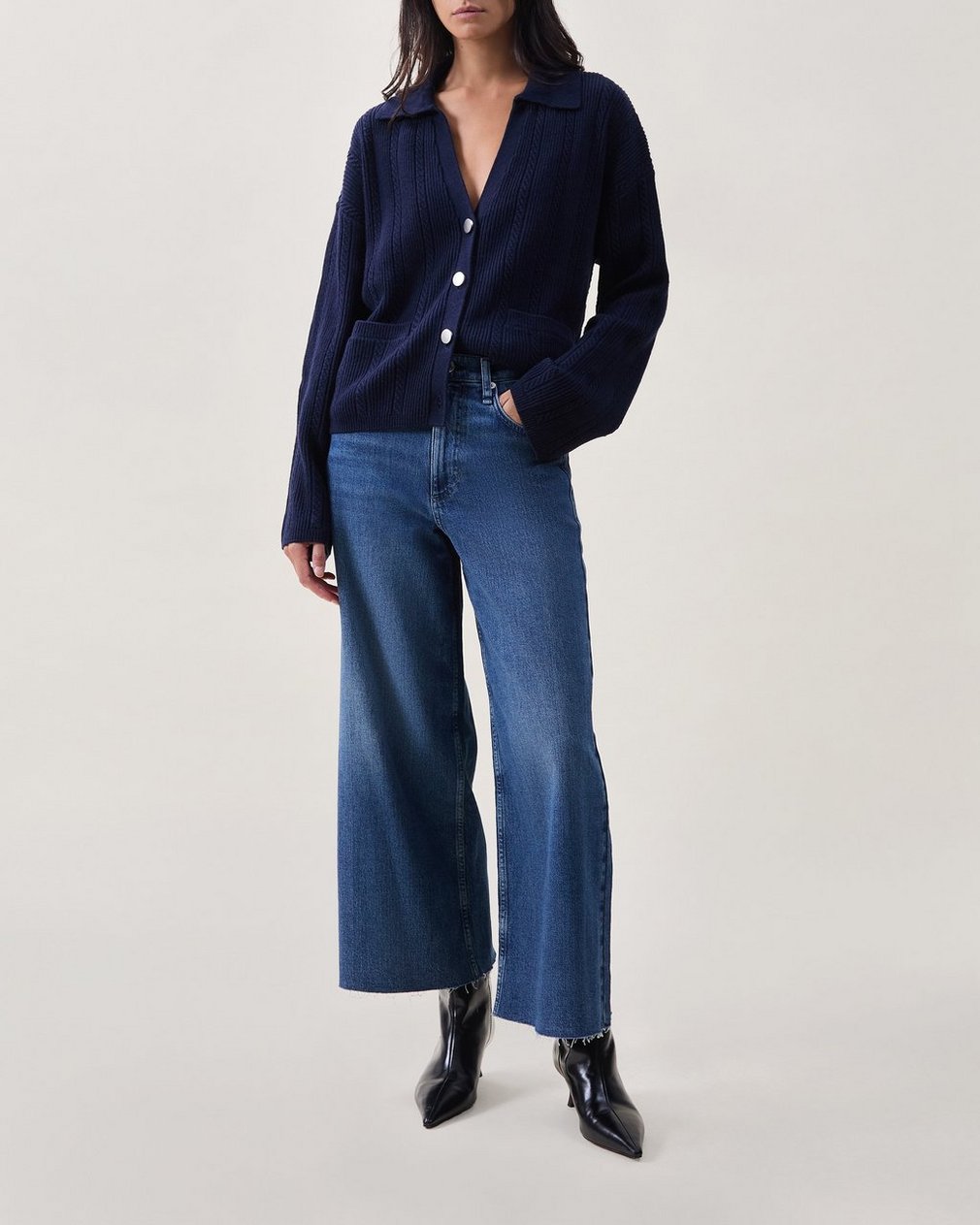 Cynthia Cardigan - Salute