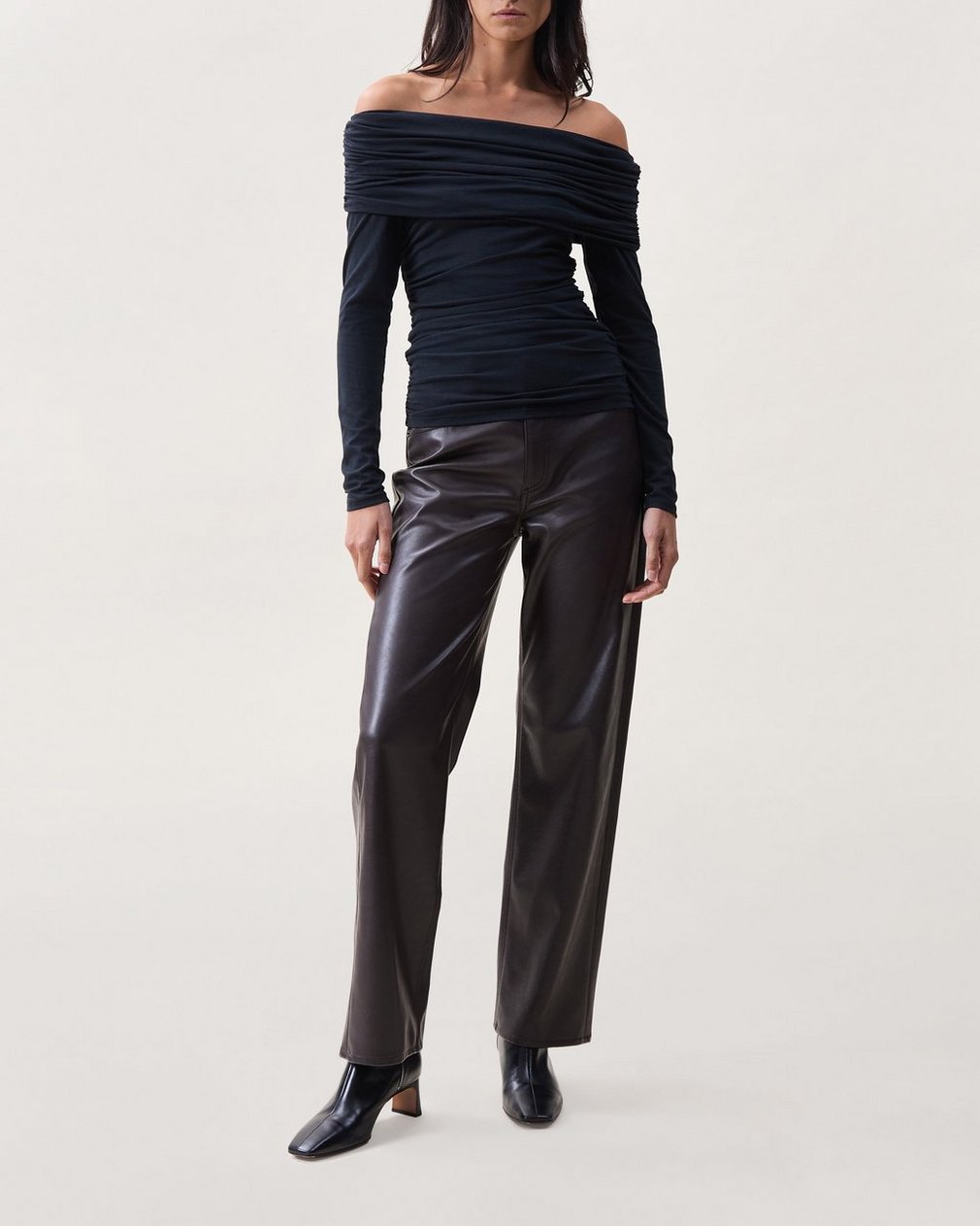 Lucy Off-Shoulder Ruched Top - Black