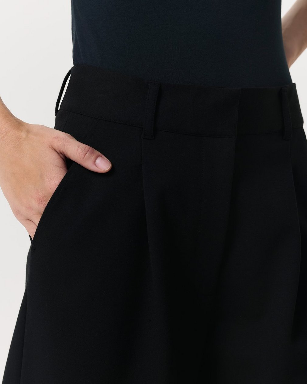 Irina Wide-Leg Shorts - Black