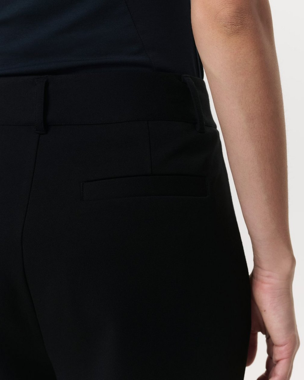 Irina Wide-Leg Shorts - Black