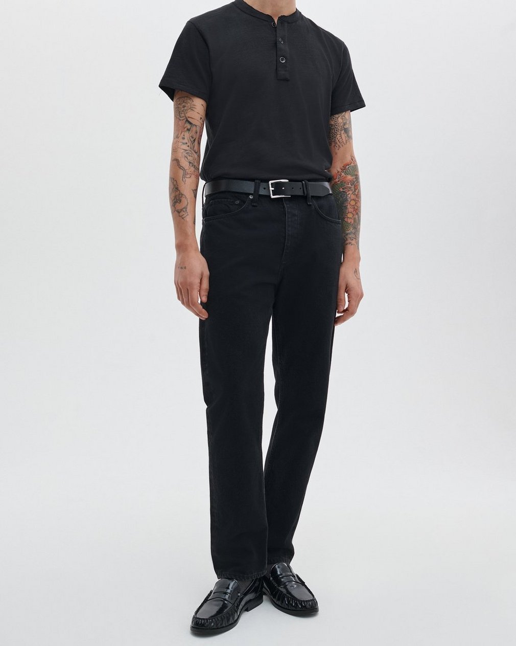 Fit 2 - Black: Slim Fit Black Authentic Stretch Jean