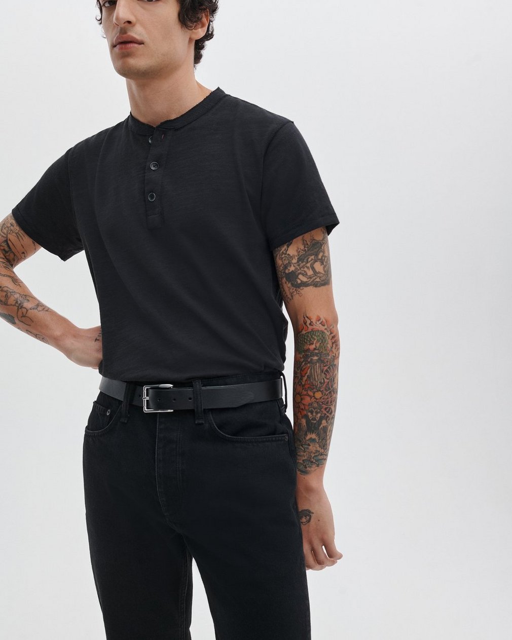 Fit 2 - Black: Slim Fit Black Authentic Stretch Jean
