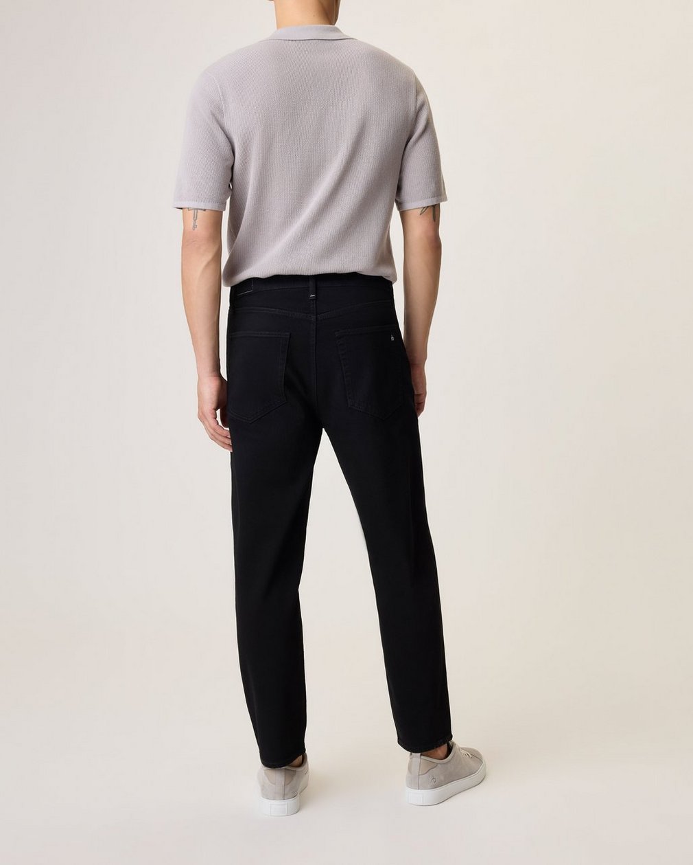 Cropped Taper Fit Jeans - Black