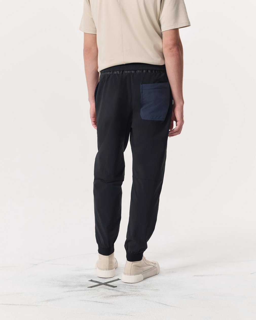 Robert Color-Blocked Jogger Pants - Jet Black