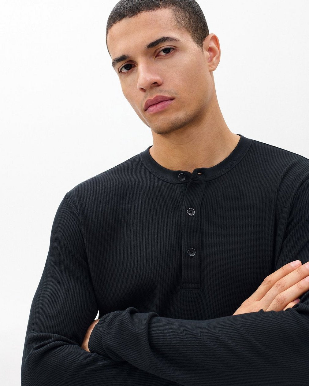 Tech Waffle Henley - Black