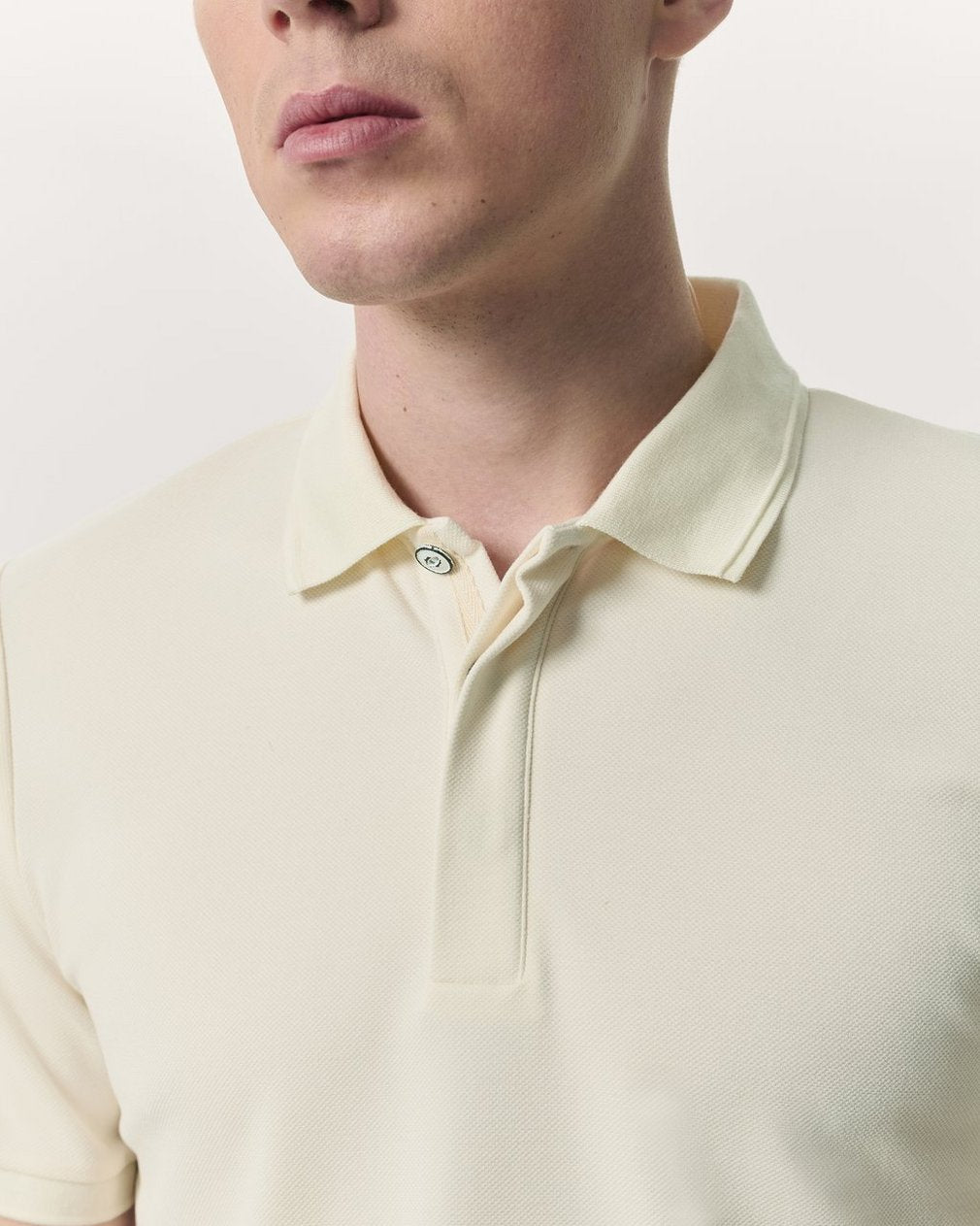 Tech Stretch Piqué Polo - Chalk