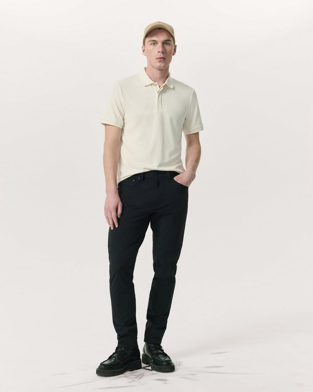 Tech Stretch Piqué Polo - Chalk
